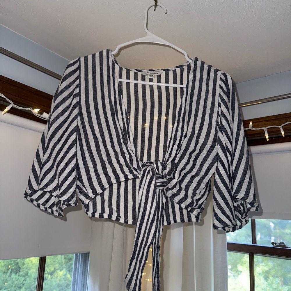 American Eagle Tie Front Crop Top | Size Small